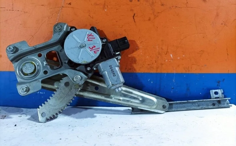 Стеклоподъемник Mitsubishi Outlander XL 5713A086, задний