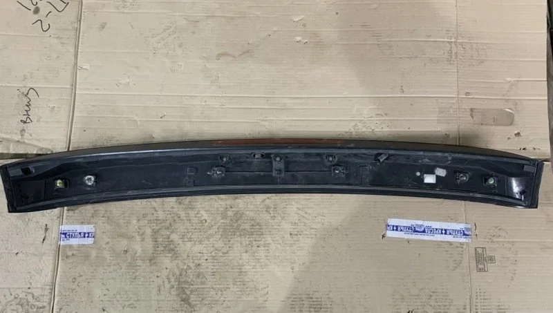 Спойлер со стоп-сигналом Audi Q7 2005 - 2015 4L0827933GRU