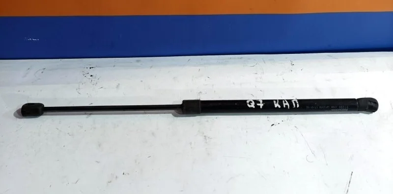 Амортизатор капота Audi Q7 2005 - 2015 4L0823359