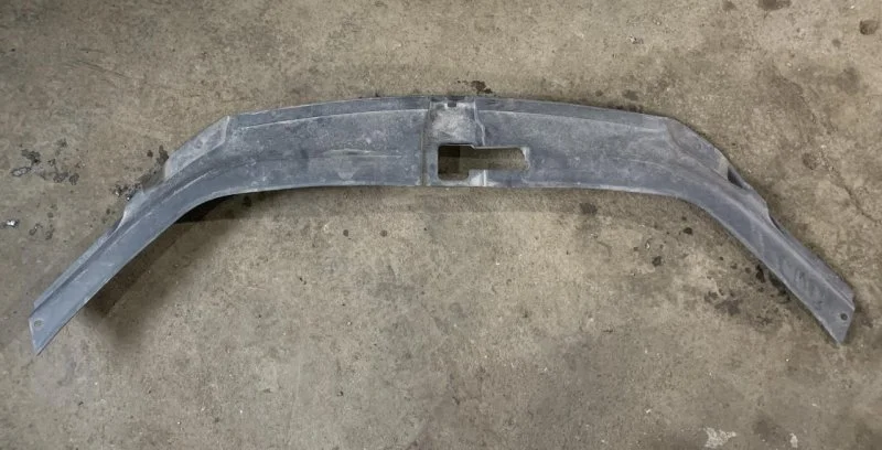 Кожух замка капота Audi Q7 2005 - 2015 4L0807081