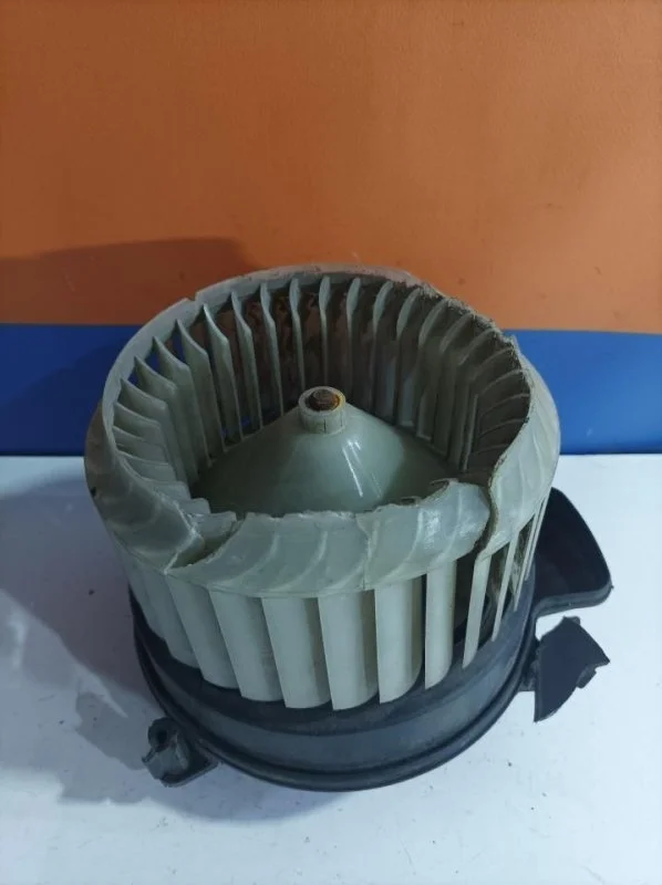 Моторчик печки Audi A7 2010 - 2018 4H1820021B