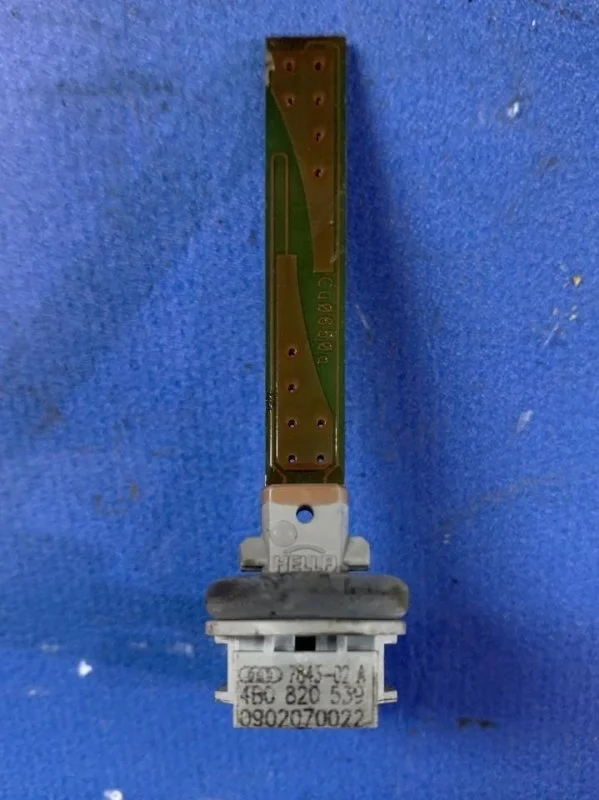 Датчик температуры Audi Q7 2005 - 2015 4B0820539