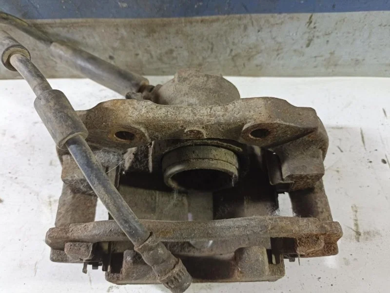 Суппорт тормозной Peugeot 307 2001-2008 4400R6, передний левый