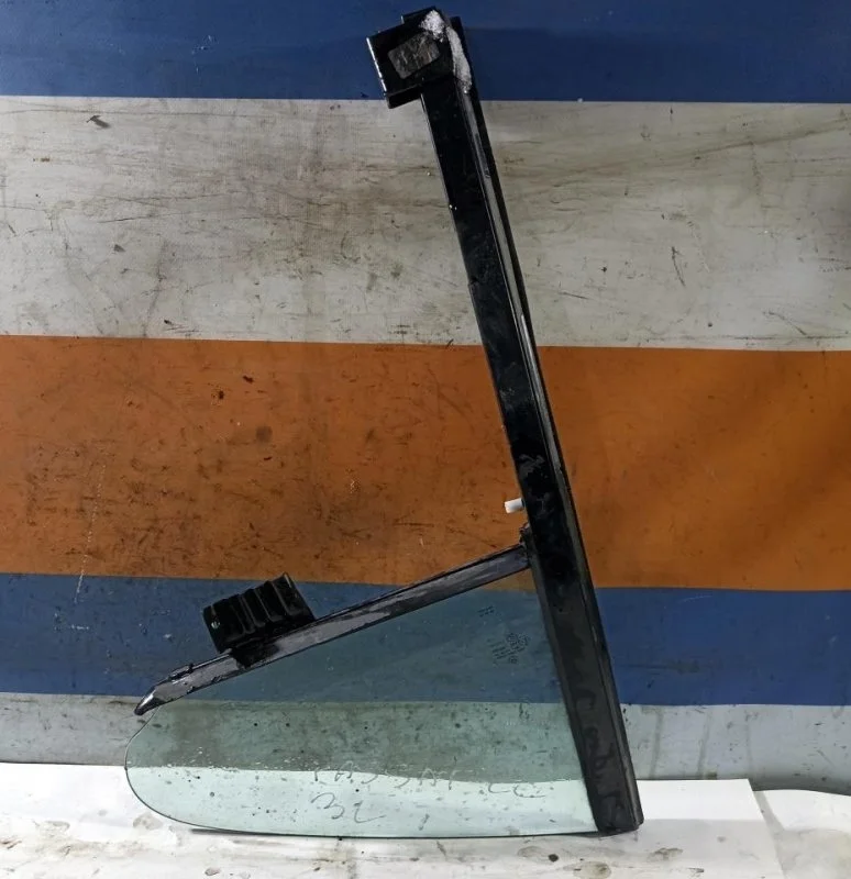 Форточка Volkswagen Passat CC 2008 - 2017 3C8839613H, задняя левая