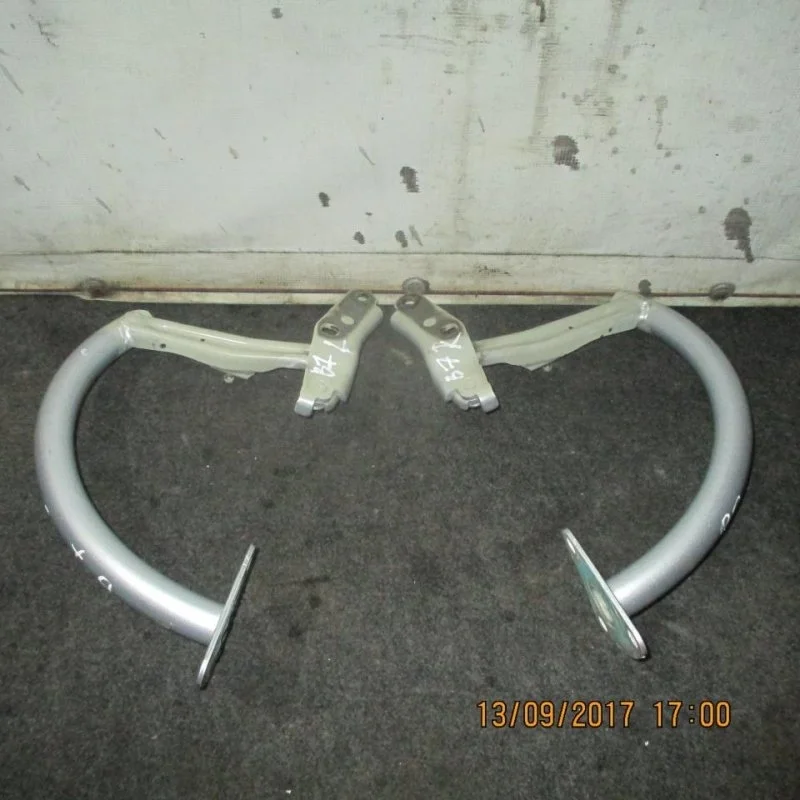 Петля багажника Volkswagen Passat B7 2011 - 2015 3C5827302B, задняя правая