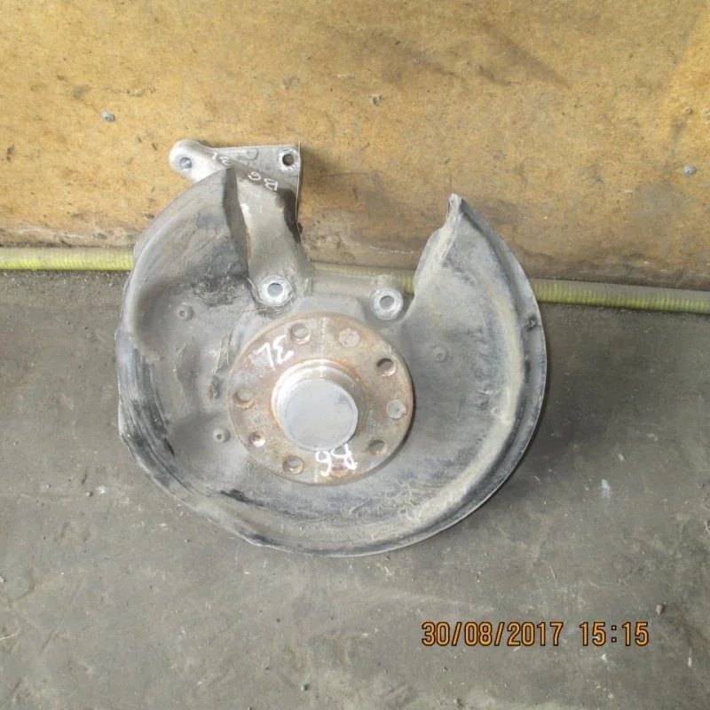 Кулак Volkswagen Passat B6 2005 - 2010 3C0505433K, задний левый