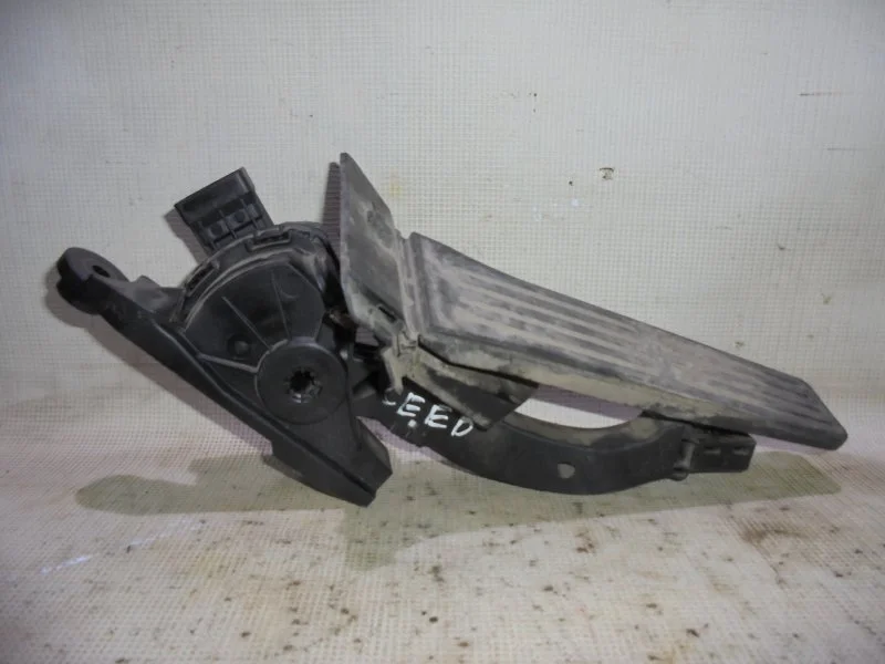 Педаль газа электро Kia Ceed 2 2012-2018 32700A6100 JD