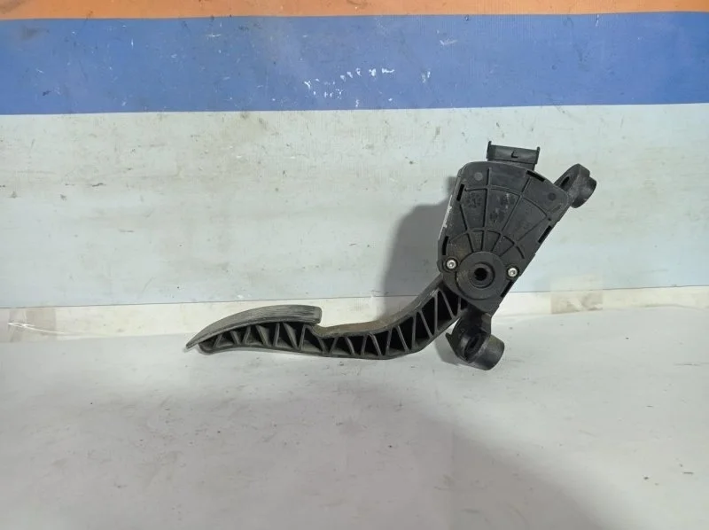 Педаль газа Kia Picanto 2 2011-2017 327001Y200