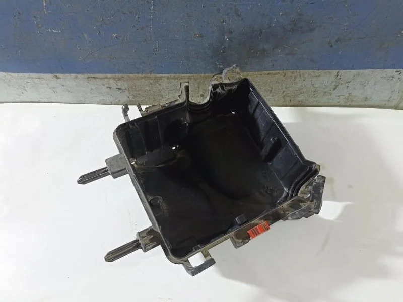 Корпус блока предохранителей Renault Fluence 2012 284B10002R