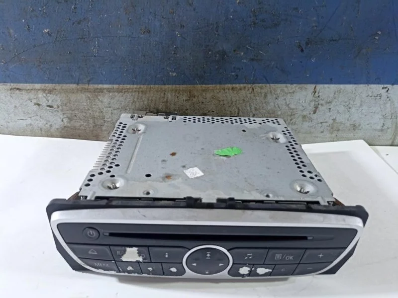 Магнитола Renault Fluence 2012 281150030R