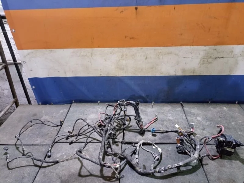 Проводка (коса) подкапотная Renault Fluence 2012 240113912R