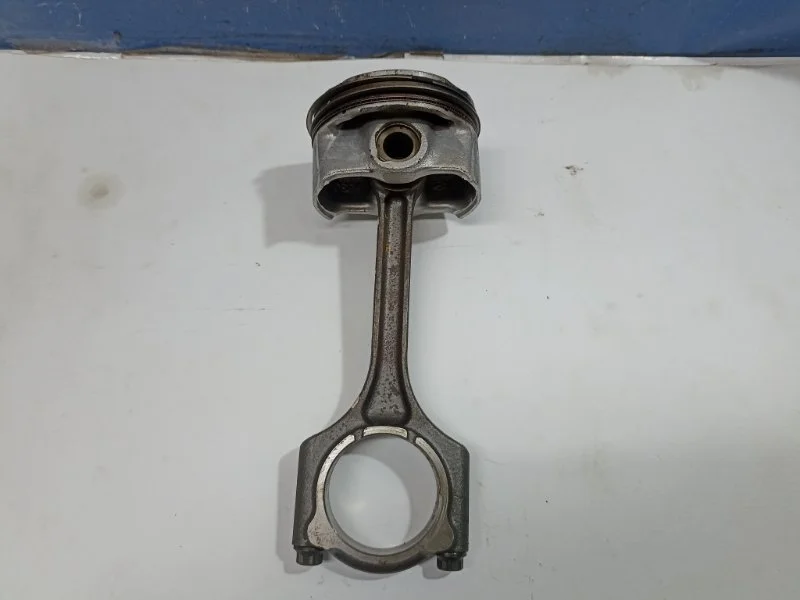 Поршень с шатуном Kia Cerato 3 2013-2020 235102E410 YD 2.0 G4NA