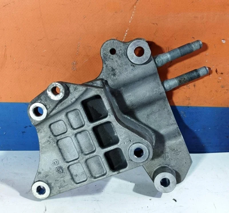 Кронштейн ДВС Kia Sorento Prime 2014-2020 216702GGB1 UM 2.4 G4KJ