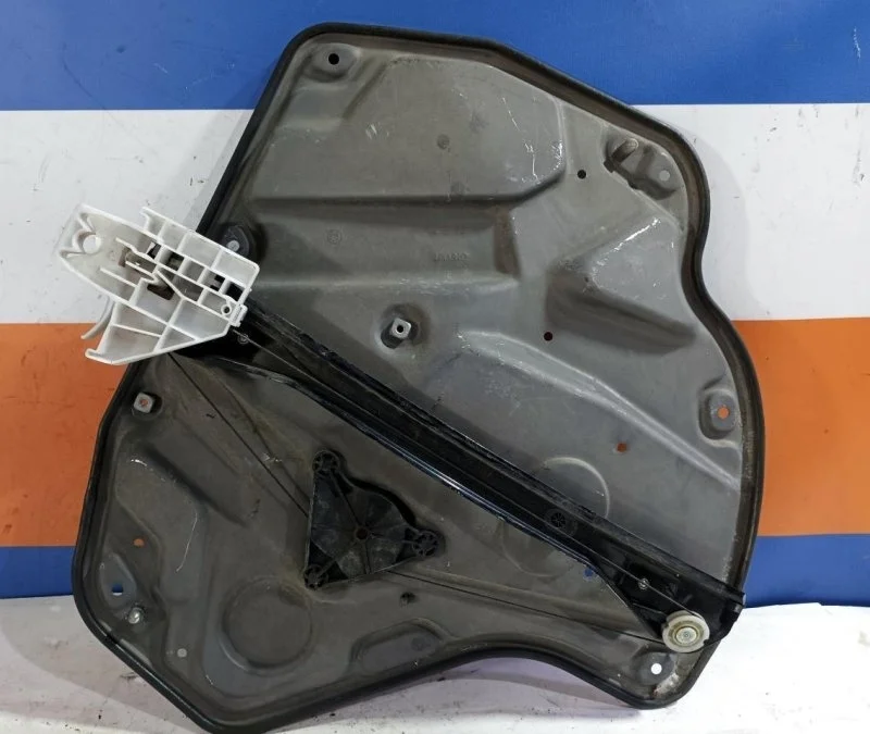 Стеклоподъемник Skoda Octavia A5 2004-2013 1Z0839461A 1Z, задний