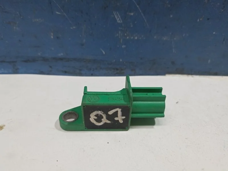 Датчик удара Audi Q7 2005 - 2015 1K0909606C