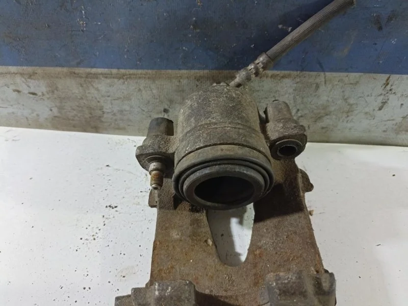 Суппорт тормозной Skoda Fabia Ii 2006 - 2014 1K0615124D, передний правый