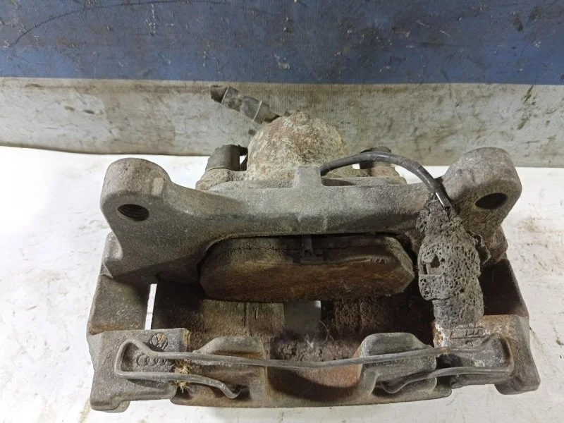 Суппорт тормозной Volkswagen Passat Cc 2008 - 2017 1K0615123E, передний левый