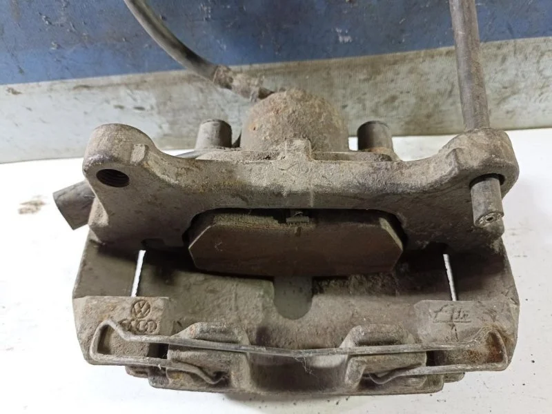 Суппорт тормозной Volkswagen Passat B6 2005 - 2010 1K0615123E, передний левый