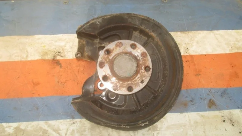 Кулак Skoda Octavia A5 2004-2013 1K0505436AC 1Z, задний правый