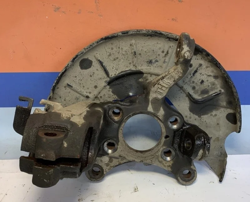 Кулак поворотный Skoda Octavia A5 2004-2013 1K0407256AA 1Z, передний правый