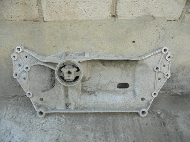 Подрамник Volkswagen Golf 6 2009-2013 1K0199313AL, передний