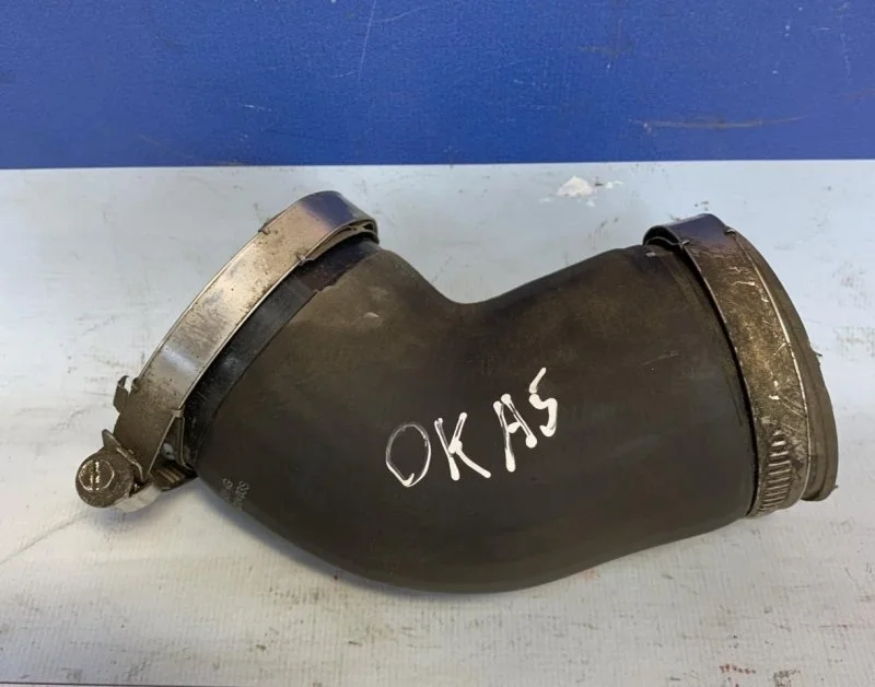 Патрубок интеркулера Skoda Octavia A5 2004-2013 1K0145838AG 1Z, левый