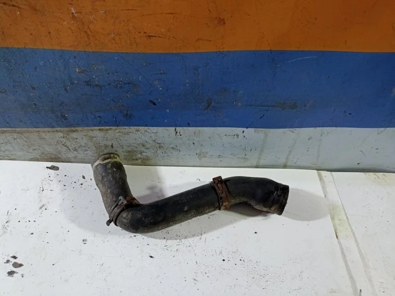 Патрубок системы охлаждения Skoda Octavia A4 1997-2011 1J0122101R 1U