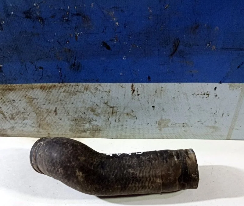 Патрубок системы охлаждения Skoda Octavia A4 1997-2011 1J0122101R 1U