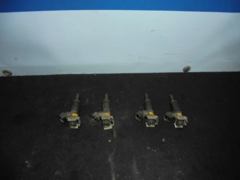 Форсунка топливная Peugeot 308 2007-2015 1984J2