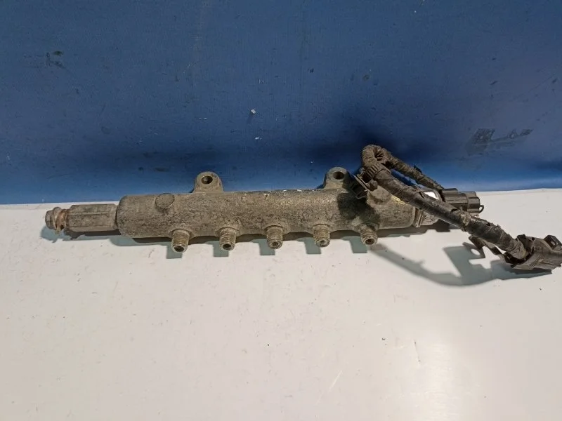 Рампа топливная Mitsubishi Pajero 4 1465A034 4M41