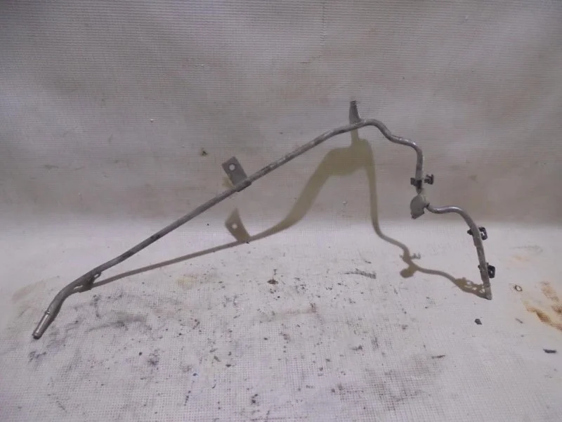 Трубка системы охлаждения Audi Q3 06J121075F 8UB