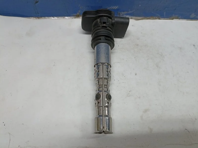 Катушка зажигания Audi A6 Allroad 2000 - 2005 06E905115F