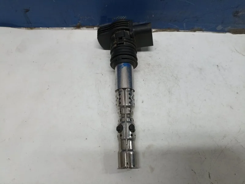 Катушка зажигания Audi A6 Allroad 2000 - 2005 06E905115F