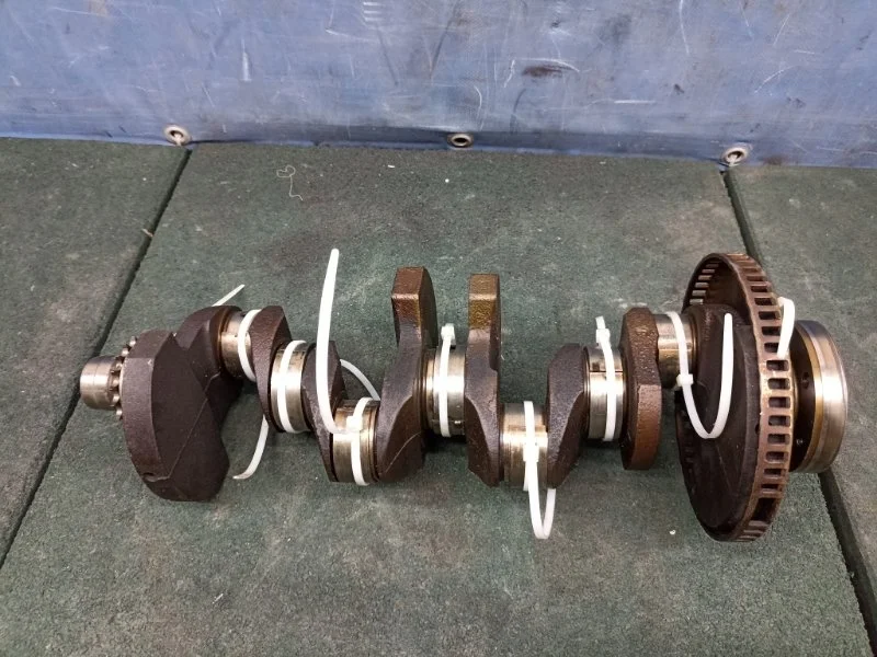 Вал коленчатый Volkswagen Golf 6 2009-2013 06A105021D