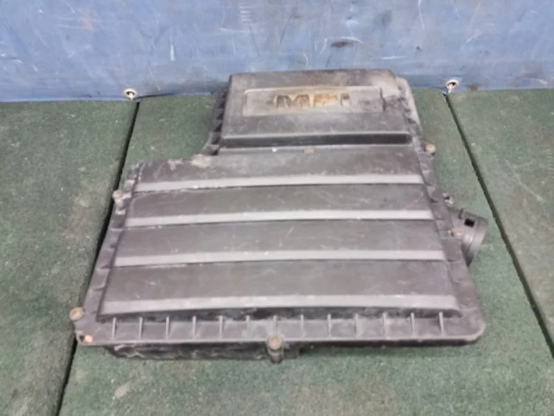 Корпус воздушного фильтра Skoda Rapid 04E129607