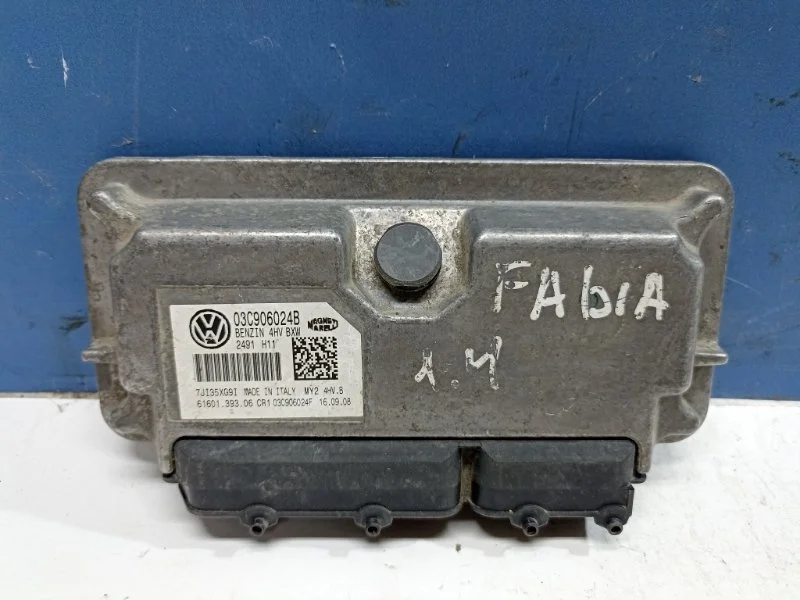 Блок управления двигателем Skoda Fabia II 2006 - 2014 03C906024B 1.4 BXW