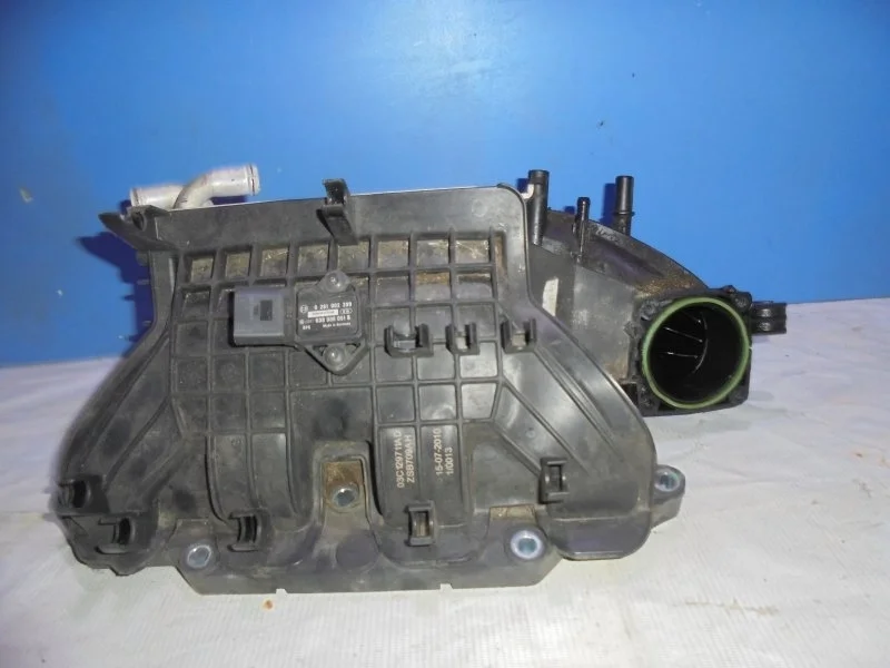 Коллектор впускной Volkswagen Golf 6 2009-2013 03C129709AH 1.4 CAXA