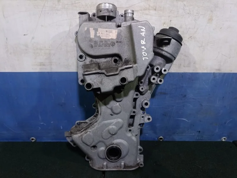 Крышка ДВС Volkswagen Touran 2003 - 2010 03C109211 1.4 BMY, передняя