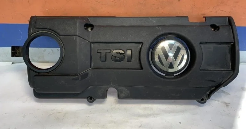 Накладка ДВС декоративная Volkswagen Jetta 6 2014 03C103925AM 5C6 1.4 CAXA