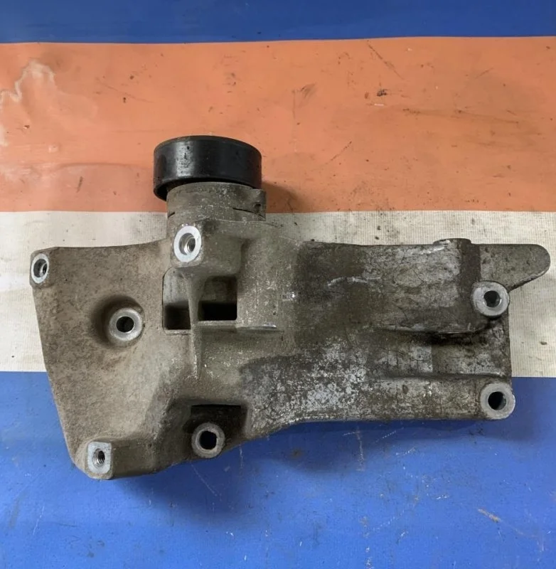 Кронштейн генератора Skoda Fabia II 2006 - 2014 036145163F