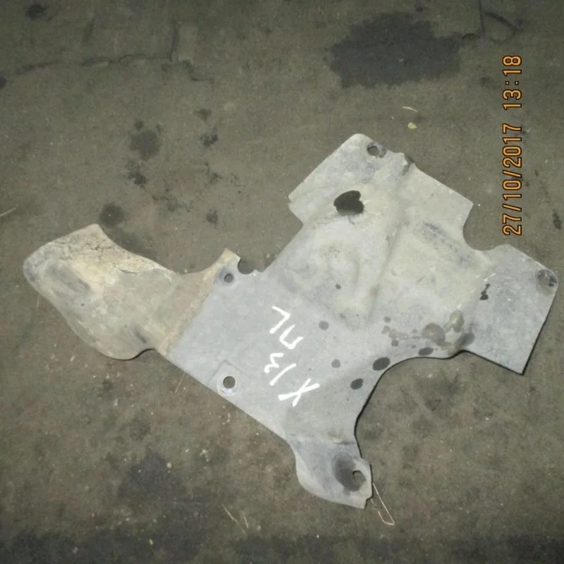 Пыльник двигателя BMW X1 2012 51712990819 E84 2.0 N47B20C, передний левый