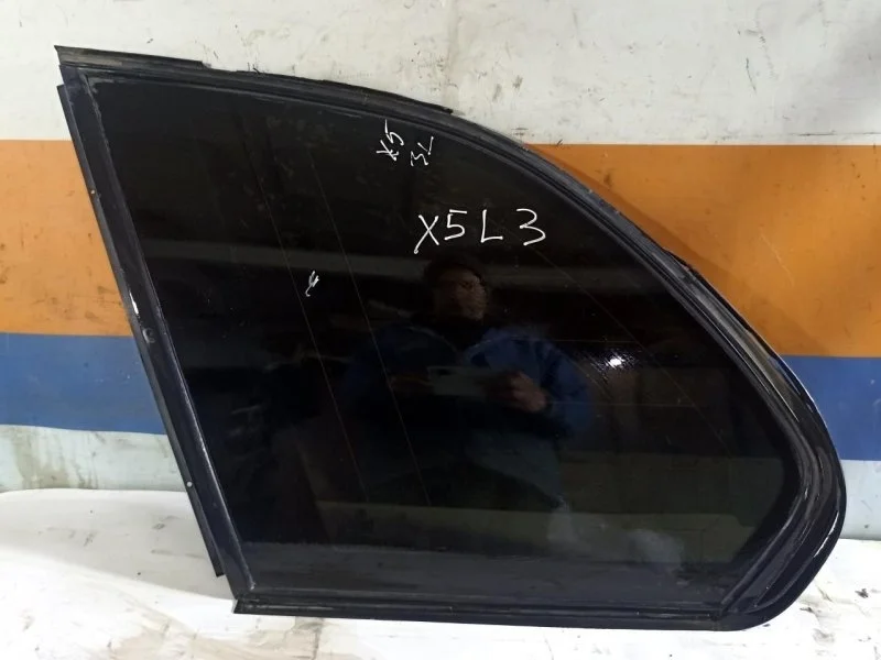 Стекло кузовное глухое Bmw X5 (E53) 51368249935, заднее левое