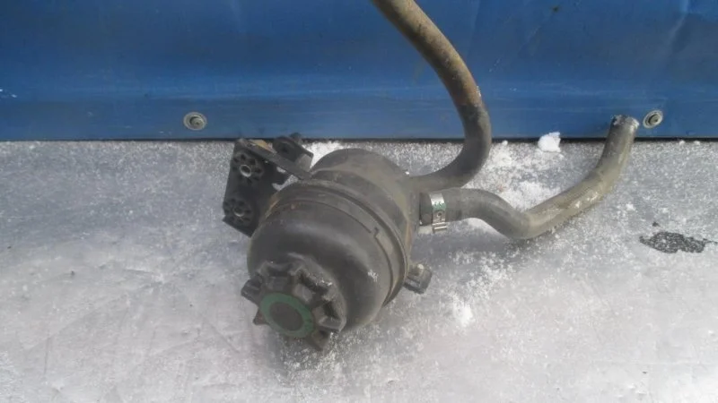 Бачок ГУР Bmw X1 (E84) 32416851218