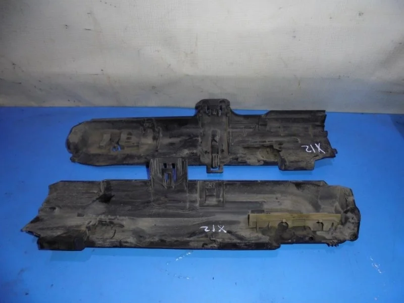 Кронштейн радиатора BMW X1 (E84) 17107524912