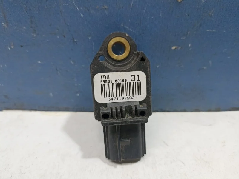 Датчик Airbag Toyota Corolla 2006 - 2013 8983102100 E150
