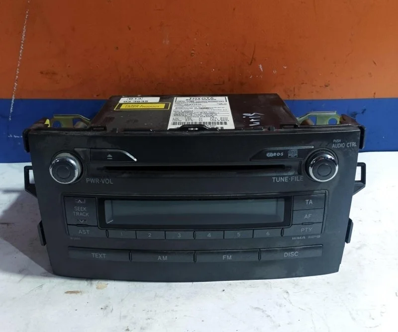 Магнитола штатная Toyota Auris 2006-2012 8612002520 E150 1.6 1ZR