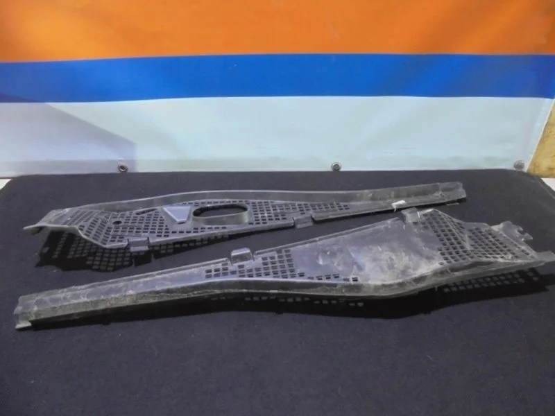 Жабо Renault Logan 1 2005-2014 8200825457, переднее левое