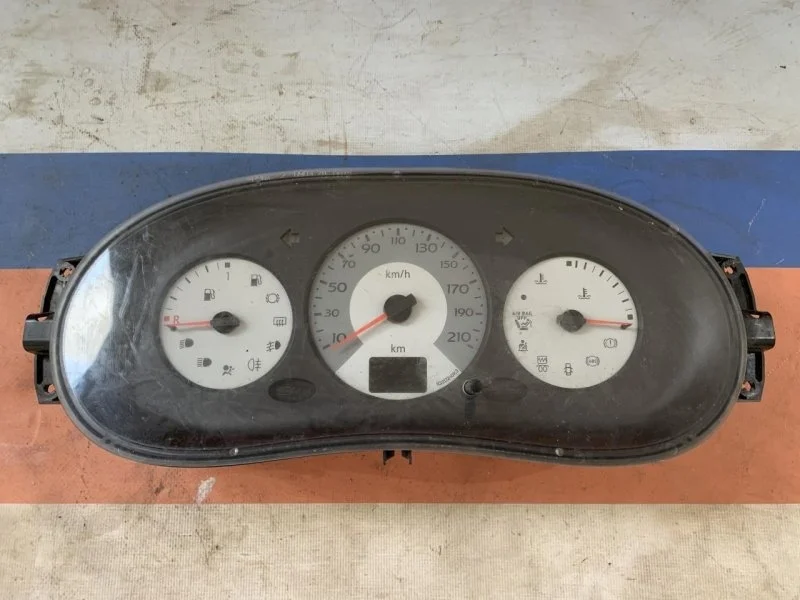 Щиток приборов Renault Symbol 1998-2008 8200366641