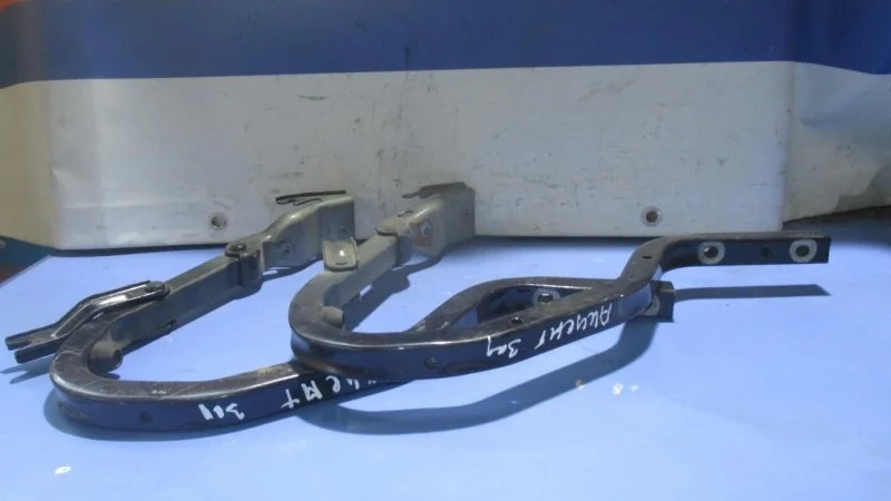 Петля багажника Hyundai Accent 2 7921025000, задняя