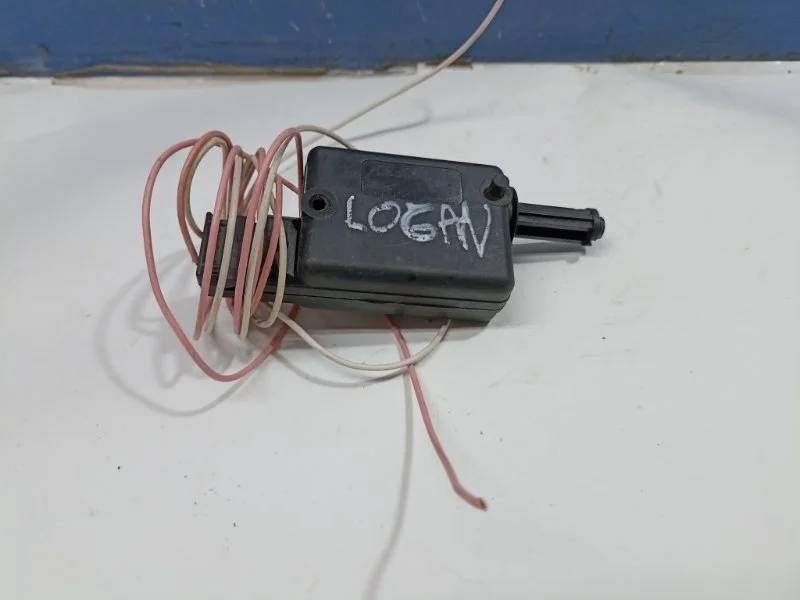 Актуатор замка багажника Renault Logan 2 с 2014- 7700712901